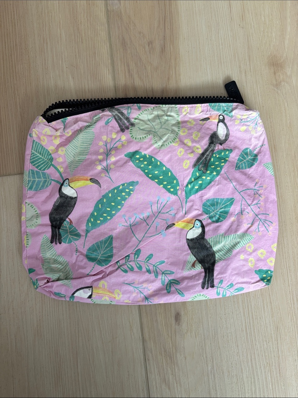 Aloha Collection Toucan Print Small Zip Pouch in Pink